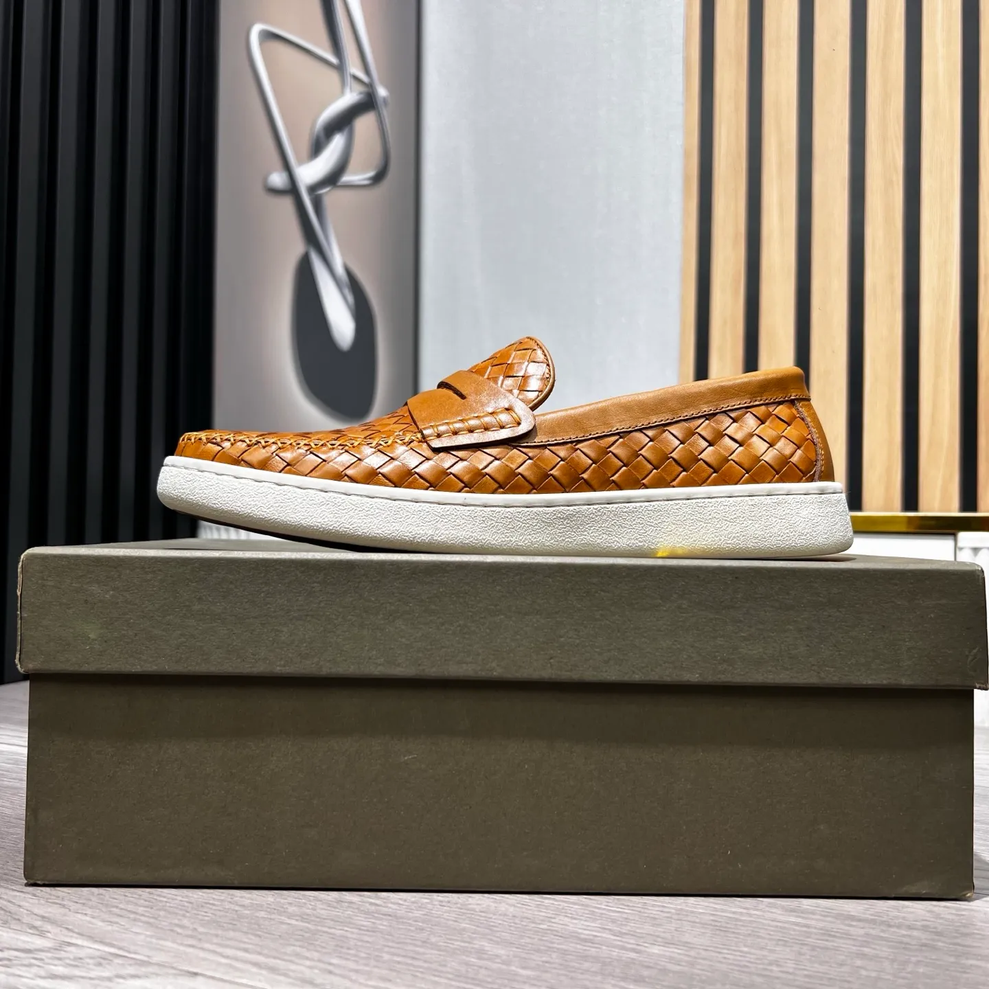 Ex-factory price 500 BV〰️Purely handmade classic men's beanie shoes👉👉driving shoes, slip-on shoes, made of imported cowhide woven from Italy, 💕water-dyed cowhide lining, 🔊original outsole, waterproof platform design, comfortable on the feet. A good choice for traveling and driving, two colors available, code number: 38-44, (45 can be customized)